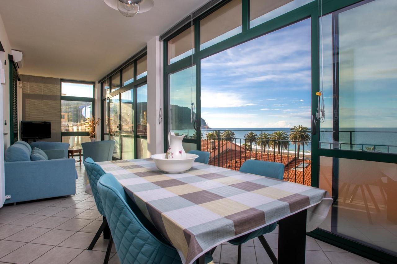 Holiday home 162 - La Veranda Sull'acqua, Fronte E Vista Mare Riva Trigoso, Posto Auto Privato Sestri Levante