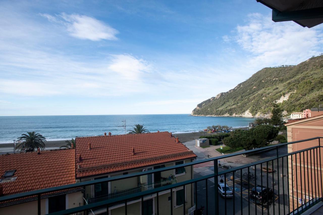 Holiday home 162 - La Veranda Sull'acqua, Fronte E Vista Mare Riva Trigoso, Posto Auto Privato Sestri Levante