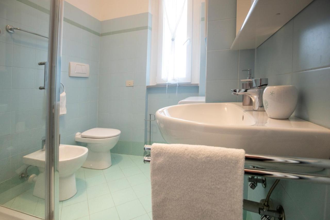 Holiday home 162 - La Veranda Sull'acqua, Fronte E Vista Mare Riva Trigoso, Posto Auto Privato *